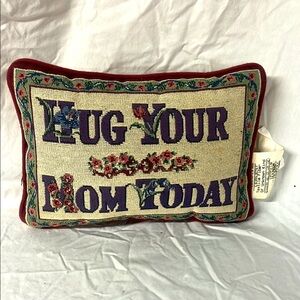 Vintage hug your mom today decorative small pillow